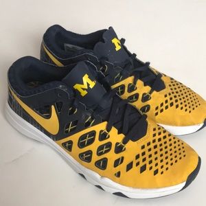 NIKE MICHIGAN WOLVERINE TRAINERS
